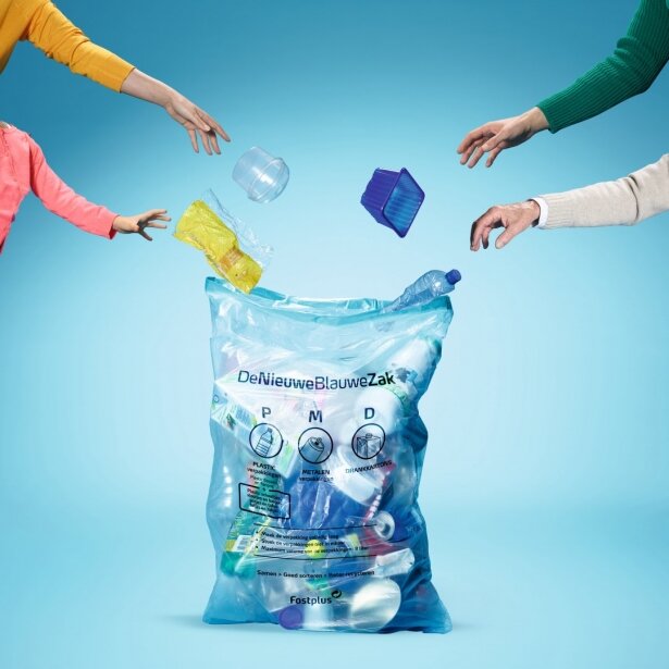 de nieuwe blauwe zak